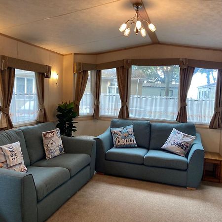 Mudeford Beach Lodge Bagian luar foto