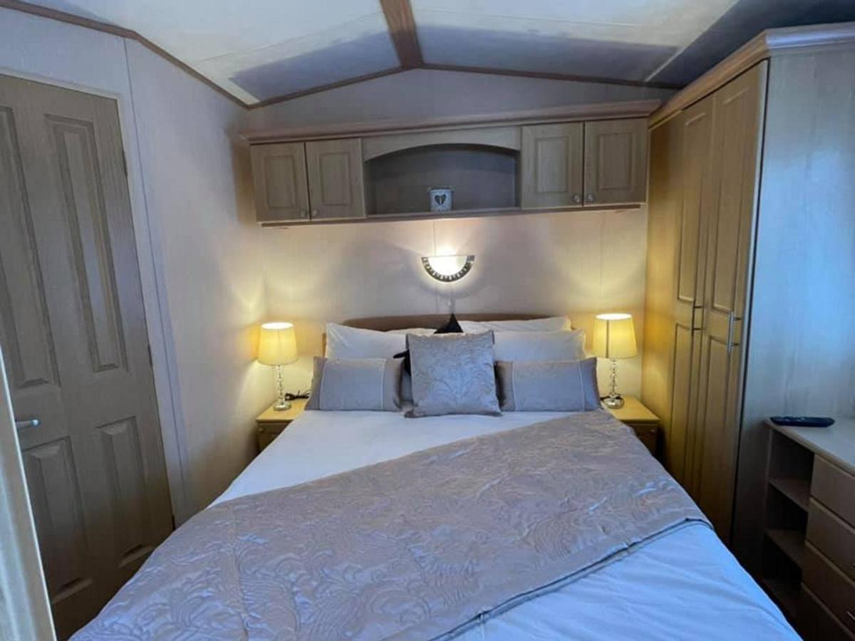 Mudeford Beach Lodge Bagian luar foto