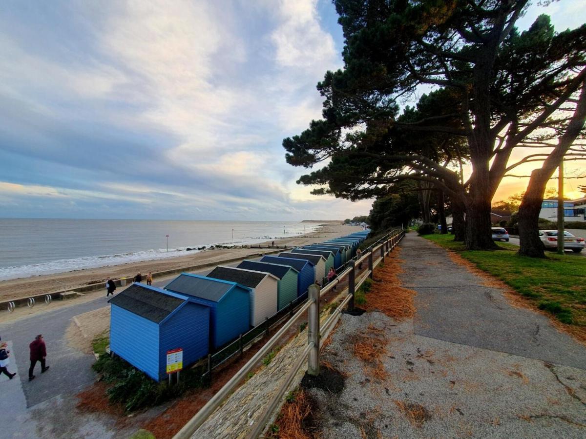 Mudeford Beach Lodge Bagian luar foto