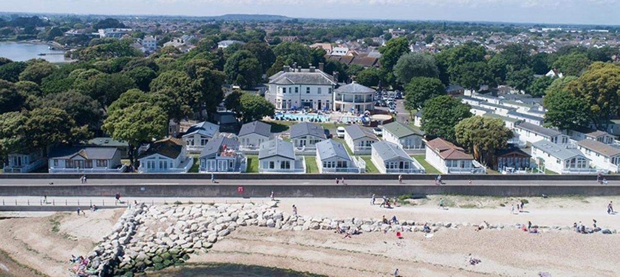 Mudeford Beach Lodge Bagian luar foto