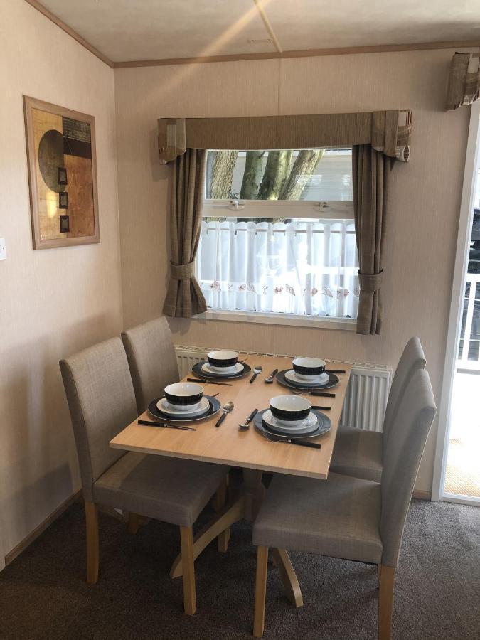 Mudeford Beach Lodge Bagian luar foto